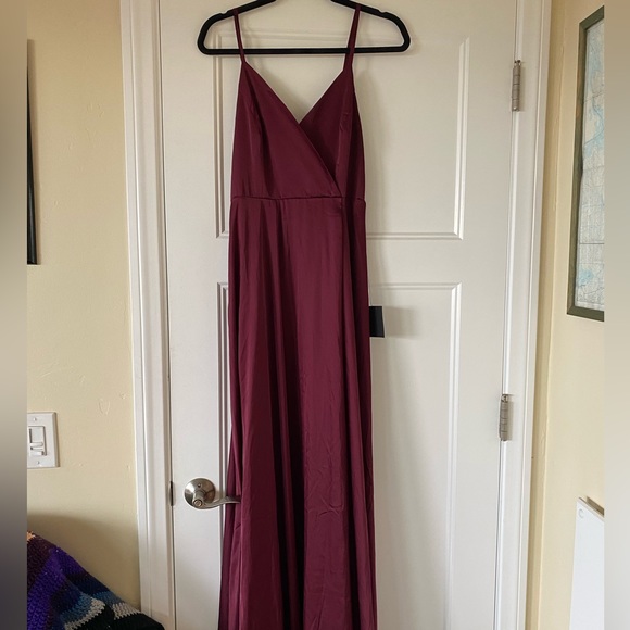 NWT Lulu’s Ode to Love Burgundy Satin Maxi Dress - Picture 5 of 7
